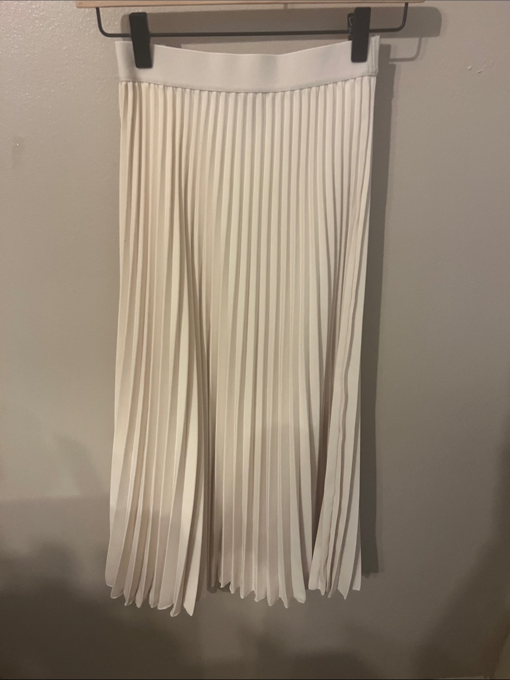 H&M Pleated Midi Skirt in Cream